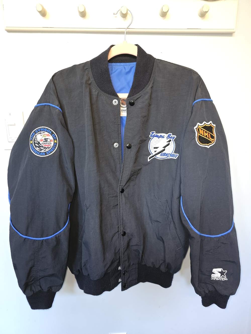 Tampa Bay Lightning Black Bomber Jacket by Starter Size Large
